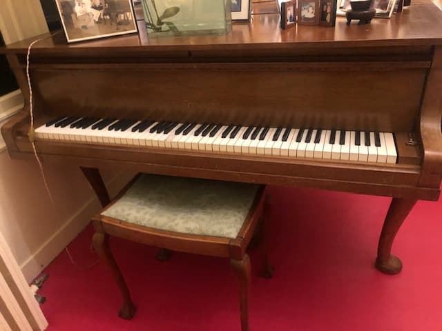 Taxatie Prijs Antiek Meubel: Piano 1/2 Vleugel Uit De Jaren 30 Fabrikant Bluthner, Zeer Mooi En In Goede Staat.