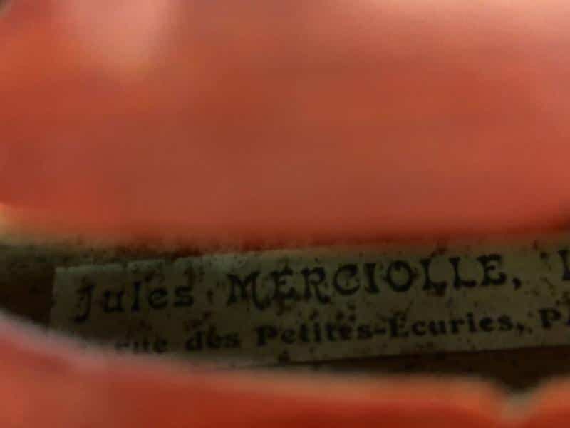 Taxatie van de waarde van een 36 cm viool, gesigneerd door Jules Merciolles
