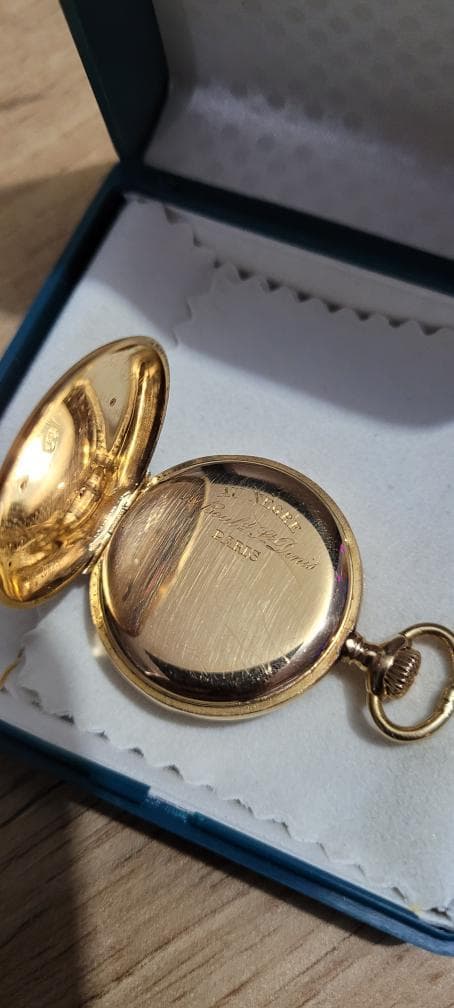 Taxatie van de waarde van een antieke zakhorloge gesigneerd “AU NEGRE – Palais Royal – Parijs” in werkende staat