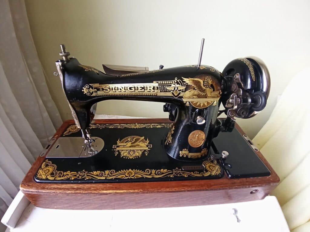 Taxatie van de prijs voor de Prachtige Genummerde Singer Naaimachine Taxatie van de prijs voor de Prachtige Genummerde Singer Naaimachine