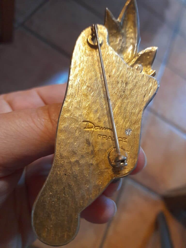 Taxatie Sieraden: Prachtige Hagedis broche in de vorm van een gouden blad, 10 cm op 4 cm breed.