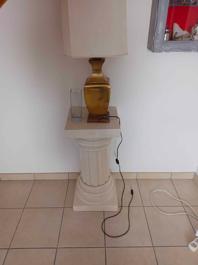 Taxatie van de waarde van het Art Deco kunstwerk – Decoratieve kolom Taxatie van de waarde van het Art Deco kunstwerk – Decoratieve kolom