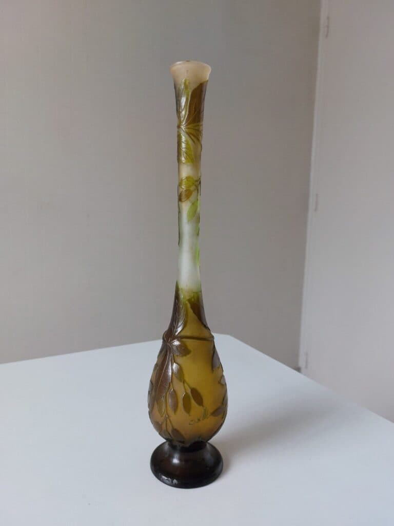 Taxatie Vaasje Galle Emile, Lalique – Soliflore Decor Olijven 1902 – Zeer Goede Staat