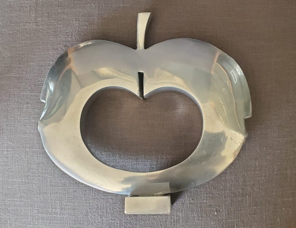 “Taxatie Sculptuur PELLAN in massief aluminium, gesigneerd en genummerd 14/50” “Taxatie Sculptuur PELLAN in massief aluminium, gesigneerd en genummerd 14/50”