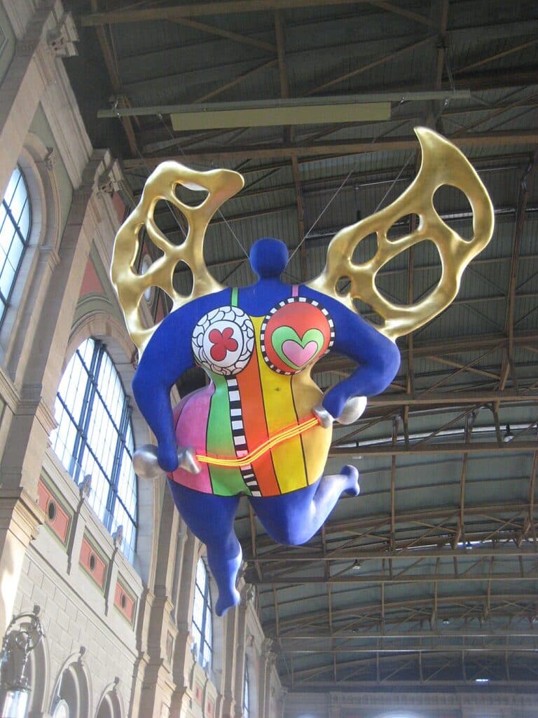 Saint-Phalle Nana van Niki de Saint-Phalle Nana van Niki de