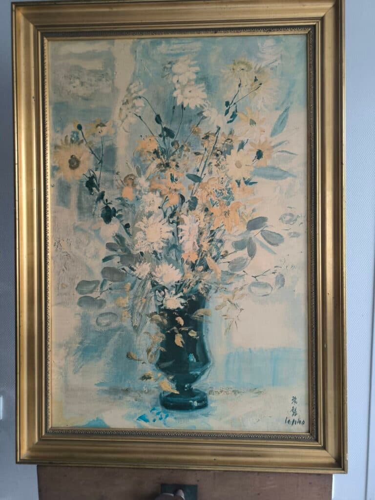 Professionele taxatie van het schilderij “Le Pho” dat een boeket bloemen in een vaas voorstelt Professionele taxatie van het schilderij “Le Pho” dat een boeket bloemen in een vaas voorstelt