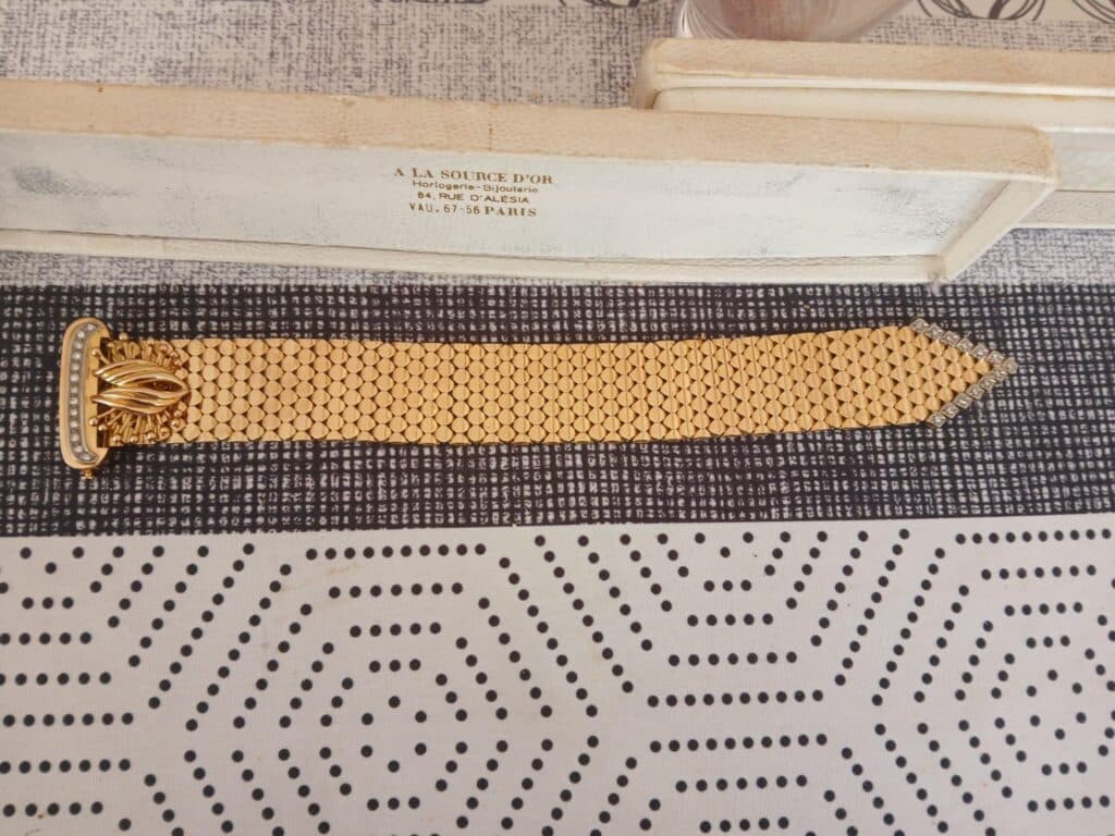 “Vintage armband van 18-karaats goud met zetting van diamanten van twee verschillende maten” “Vintage armband van 18-karaats goud met zetting van diamanten van twee verschillende maten”