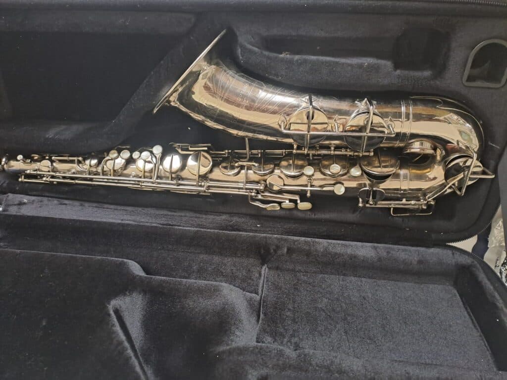 Taxatie van de Tenorsaxofoon Grave “Sole Distributor” Taxatie van de Tenorsaxofoon Grave “Sole Distributor”