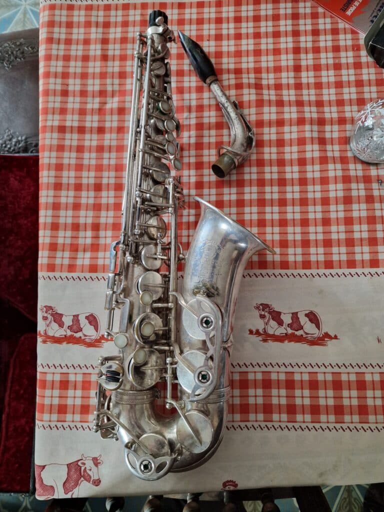 Taxatie van de waarde van een Selmer saxofoon uit 1954 voor een nalatenschap Taxatie van de waarde van een Selmer saxofoon uit 1954 voor een nalatenschap