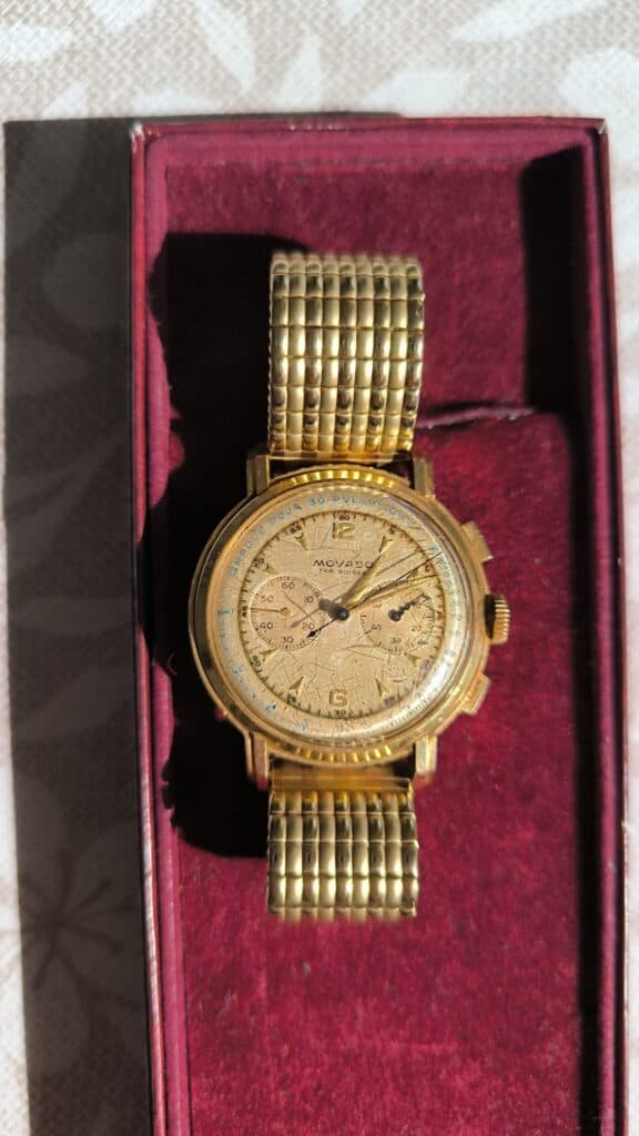 Taxatie van de waarde van een vintage Movado chronograaf, daterend uit de jaren 40-50, in verguld metaal. Taxatie van de waarde van een vintage Movado chronograaf, daterend uit de jaren 40-50, in verguld metaal.