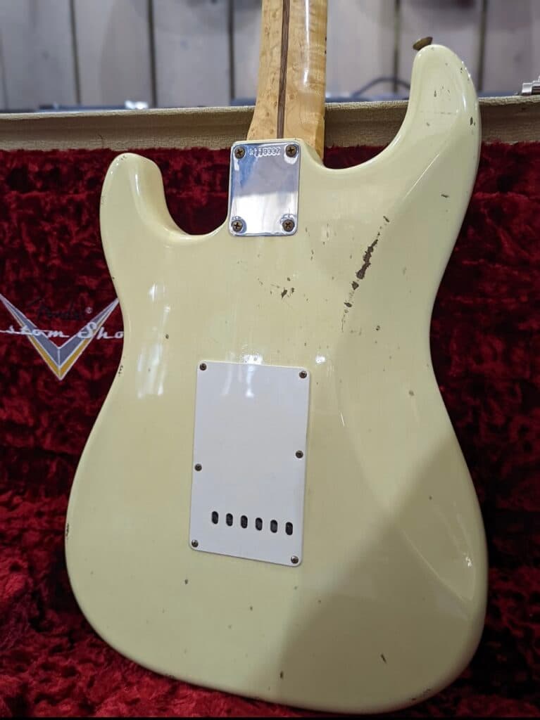 “Taxatie van een Fender Stratocaster Masterbuilt Vintage White Journeyman AAA gemaakt door Jason Smith in 2022”