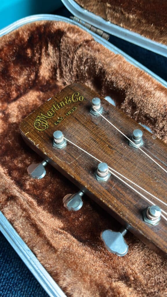 Taxatie van een Martin 000 akoestische gitaar uit 1964 in uitstekende staat met een geluid van superieure kwaliteit Taxatie van een Martin 000 akoestische gitaar uit 1964 in uitstekende staat met een geluid van superieure kwaliteit