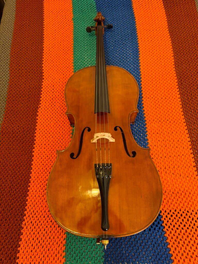 Professionele taxatie van een uniek hedendaags cello, kopie Nr.3 van Alban Gerhard met zijn bogen en officiële authenticiteitsdocumenten Professionele taxatie van een uniek hedendaags cello, kopie Nr.3 van Alban Gerhard met zijn bogen en officiële authenticiteitsdocumenten