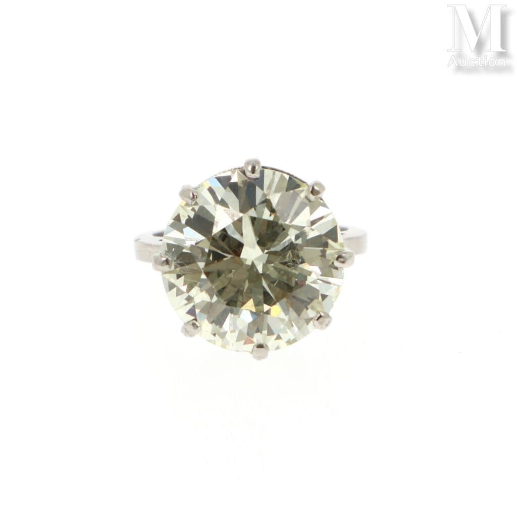 Diamant solitaire ring: toegewezen voor 68.000 € in Parijs, Drouot
