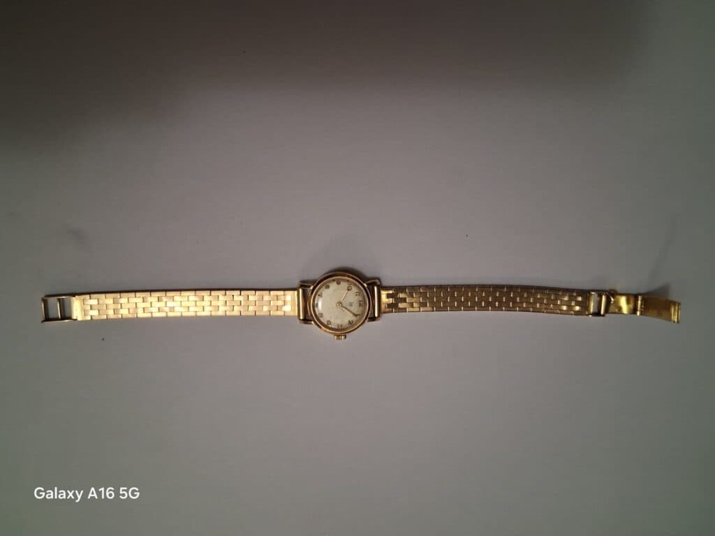 Uitzonderlijke taxatie van een LIP dameshorloge van goud uit 1925 met 4 adelaarsstempels Uitzonderlijke taxatie van een LIP dameshorloge van goud uit 1925 met 4 adelaarsstempels