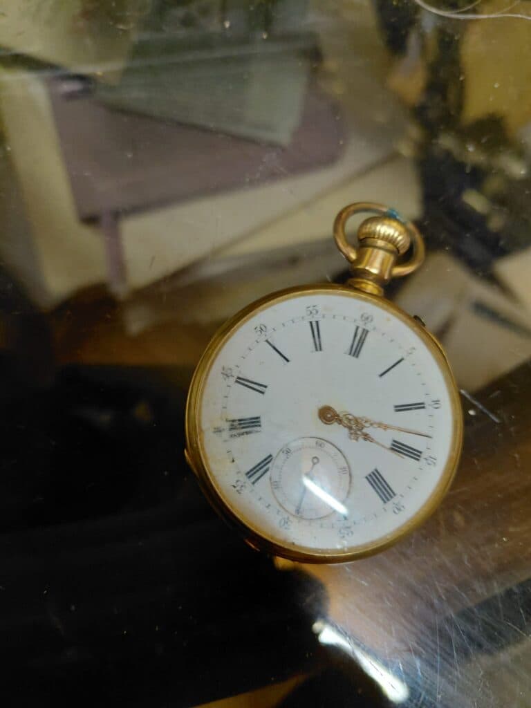 Taxatie van een 17 karaats gouden Ancre zakhorloge met compensator en Braguette-spiraal Taxatie van een 17 karaats gouden Ancre zakhorloge met compensator en Braguette-spiraal