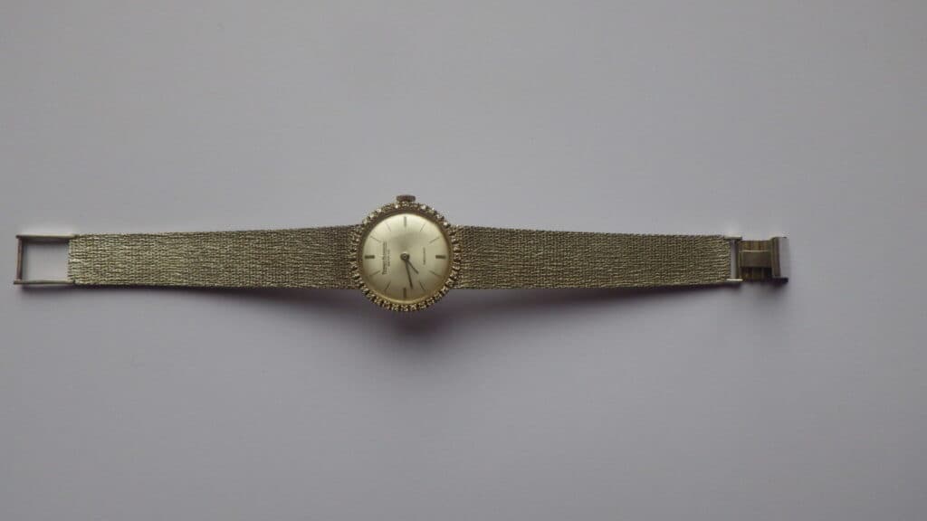 Taxatie van de waarde van een luxe Berney-Blondeau horloge in witgoud en diamanten